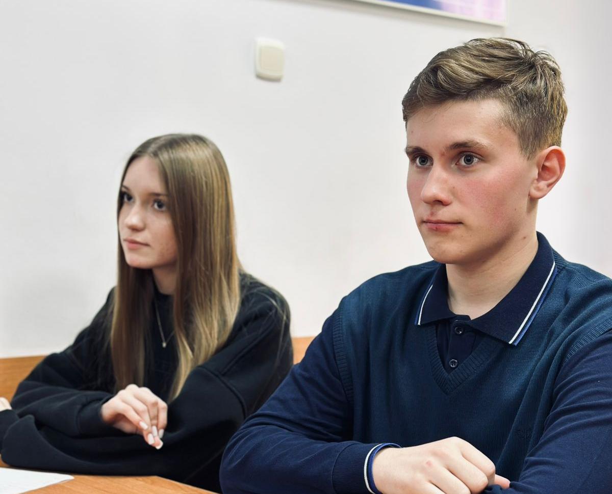 У студентов 1 курса прошел кураторский час.